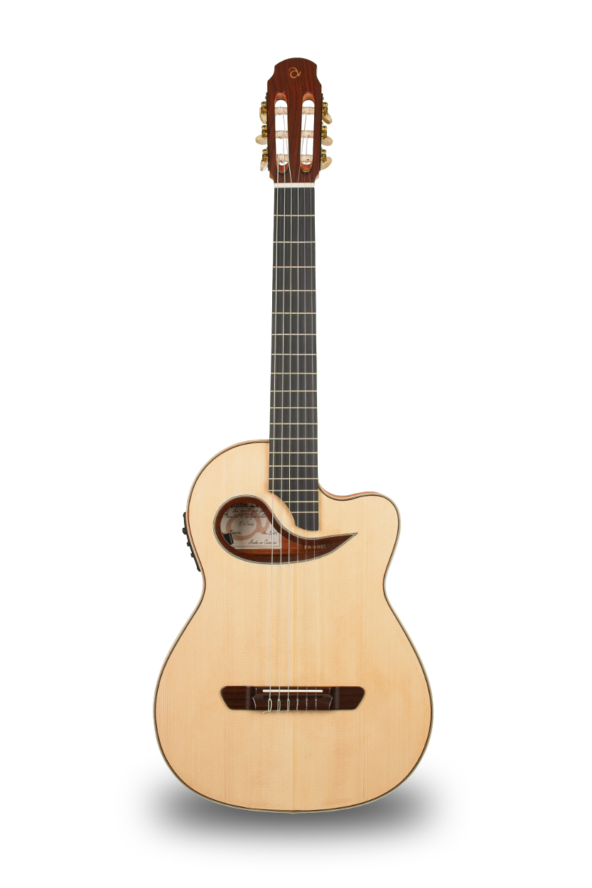 Guitarra Clasica Electrificada Artesanal Modelo Isora. Abraham Luthier
